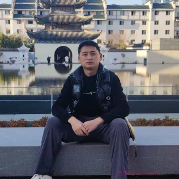 31岁岁湖北单身帅哥 - 阿克苏吉缘网